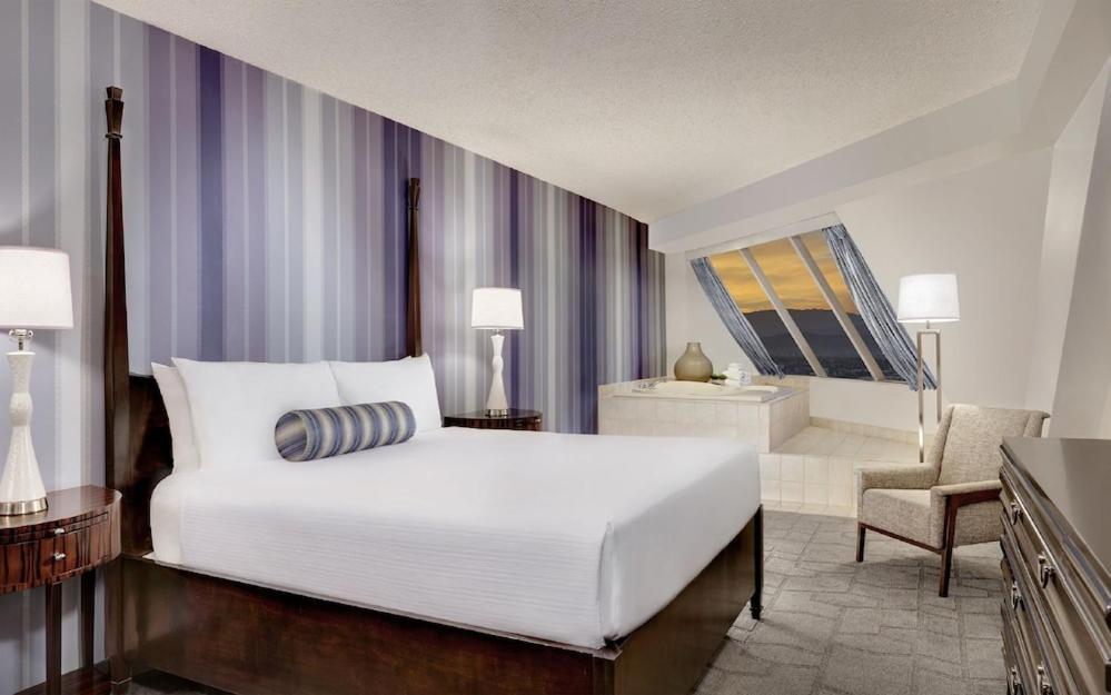 Luxor Hotel & Casino By Suiteness Las Vegas Eksteriør bilde